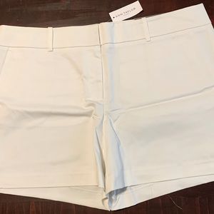 Ann Taylor Women's Signature white shorts NWT size 14